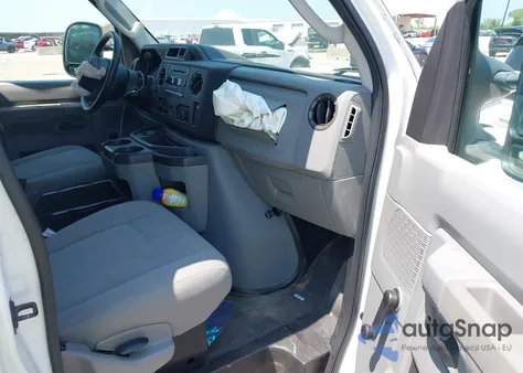 2009 Ford E-350 Super Duty Commercial/Recreational z USA, uszkodzony, nr VIN 1FTSE34L99DA65208